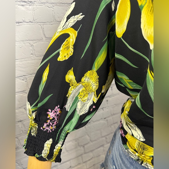 Janet Chung Black Floral Wrap 2 way Blouse - Picture 6 of 9